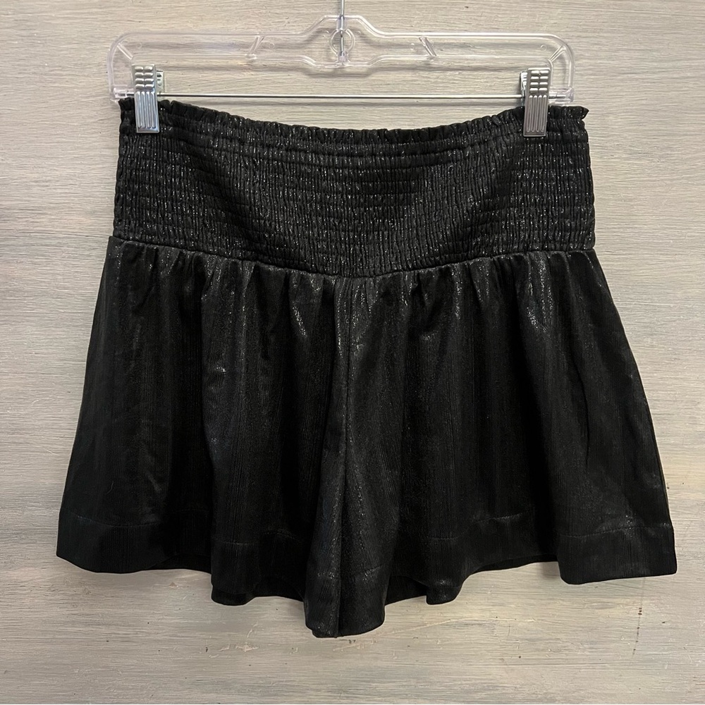 Pants Store‎ Black Shimmer Shirred Waist Flare Leg Shorts Size Medium Like New